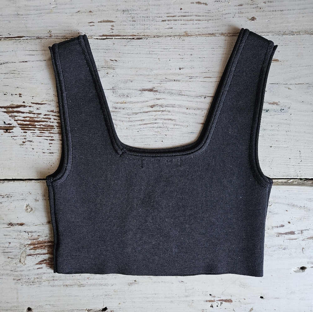 Low Classic Ribbed Crop Top - Picture 6 of 6